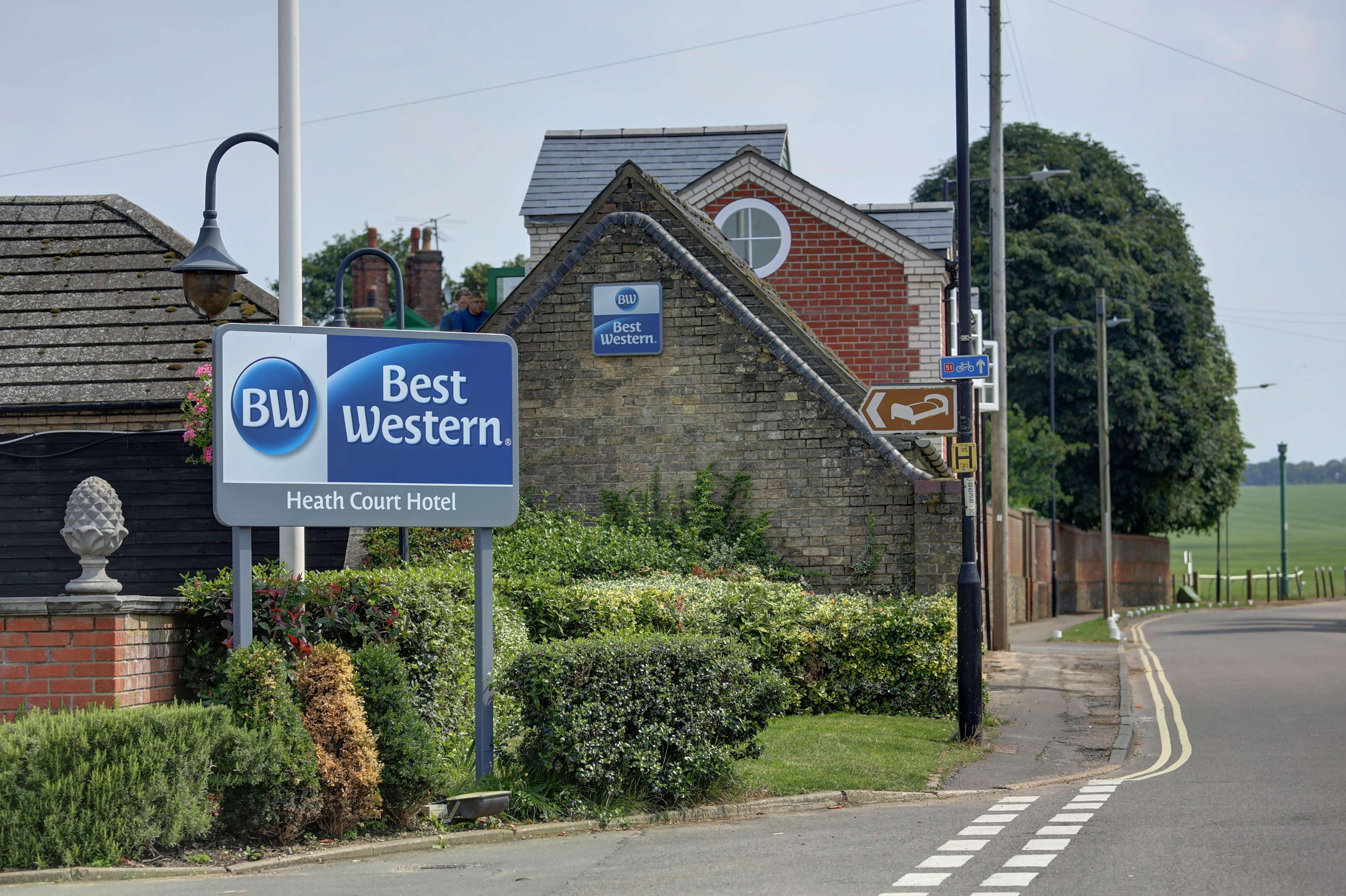 Best Western Heath Court Hotel Newmarket  Bagian luar foto