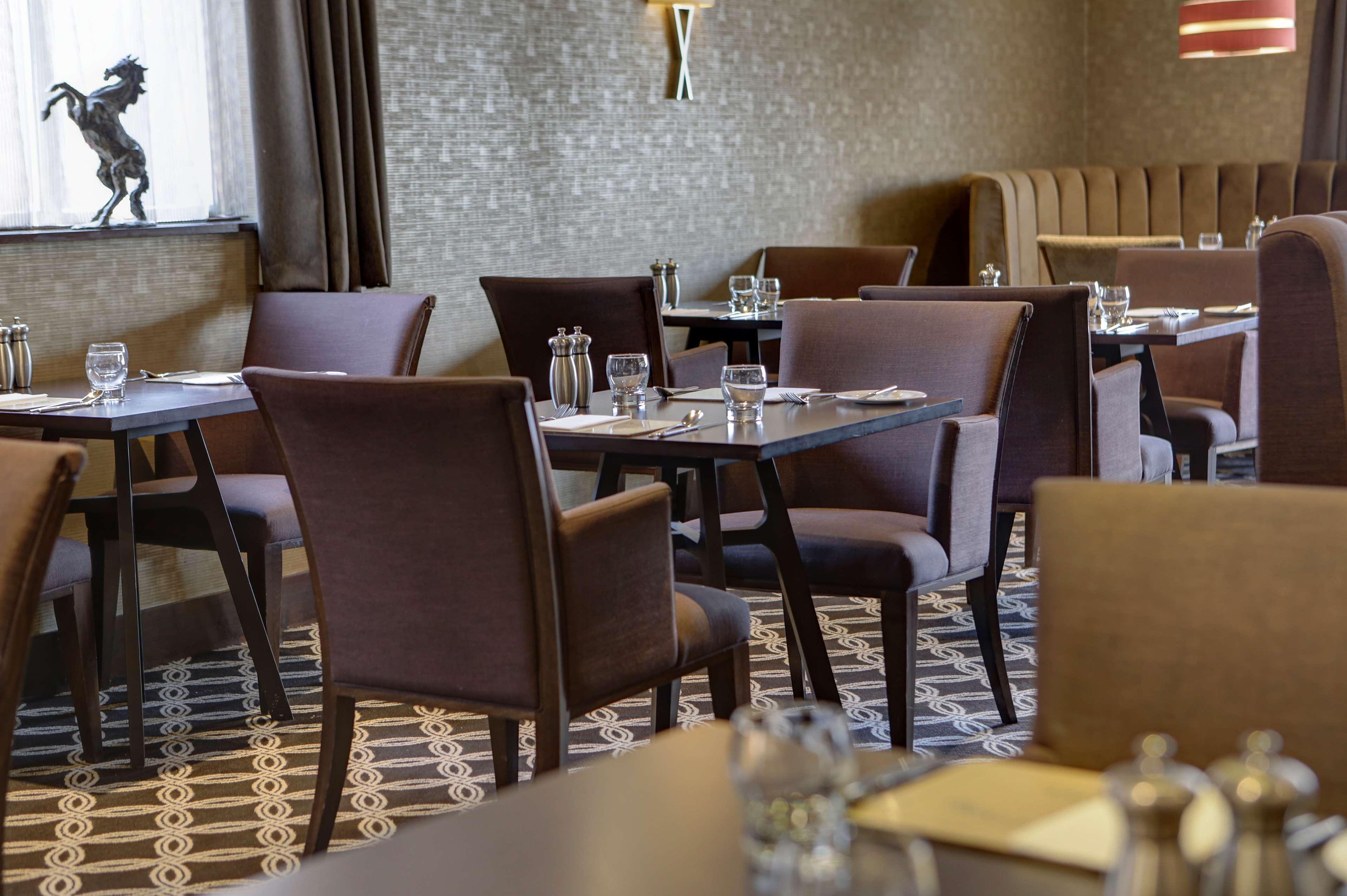Best Western Heath Court Hotel Newmarket  Bagian luar foto