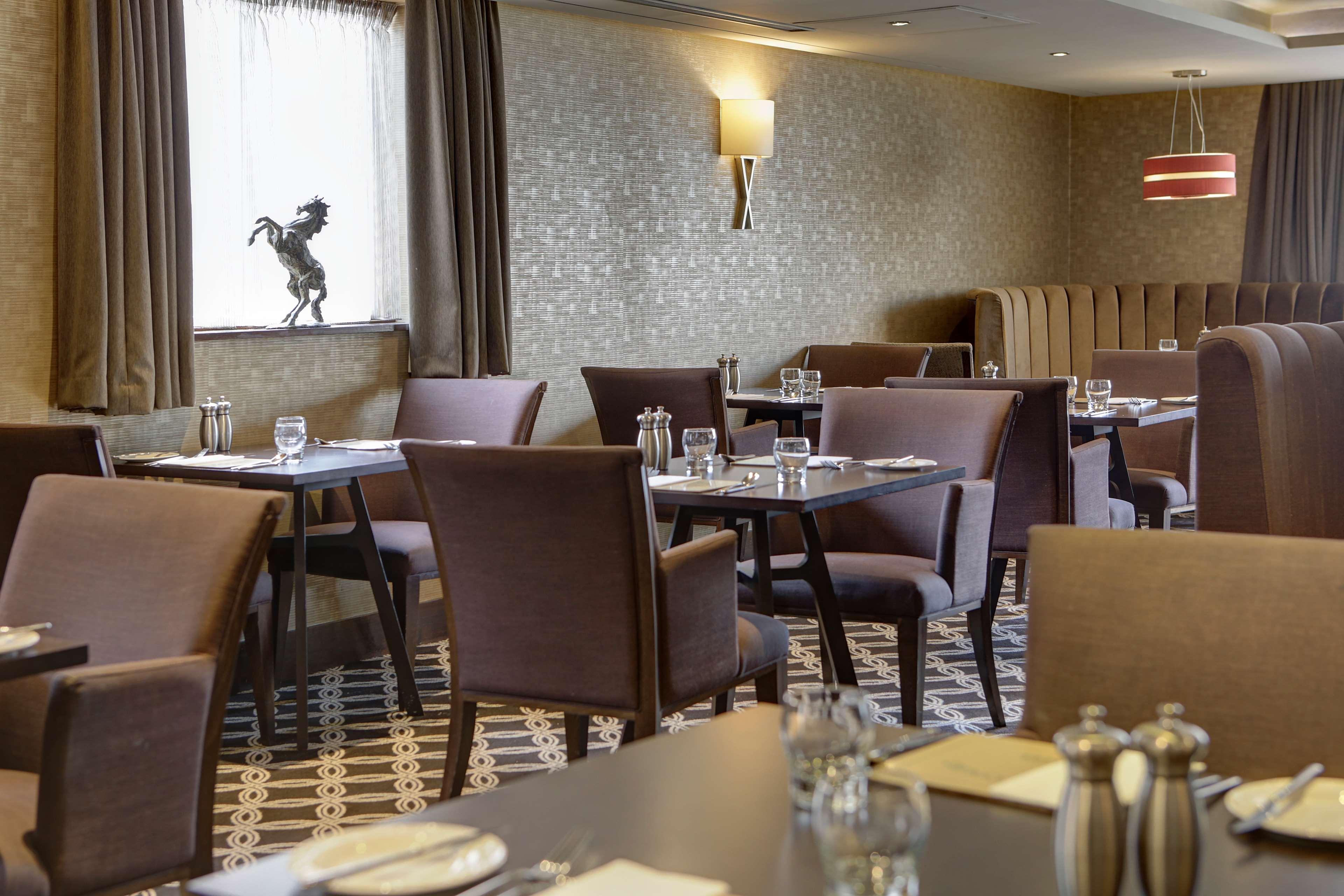 Best Western Heath Court Hotel Newmarket  Bagian luar foto
