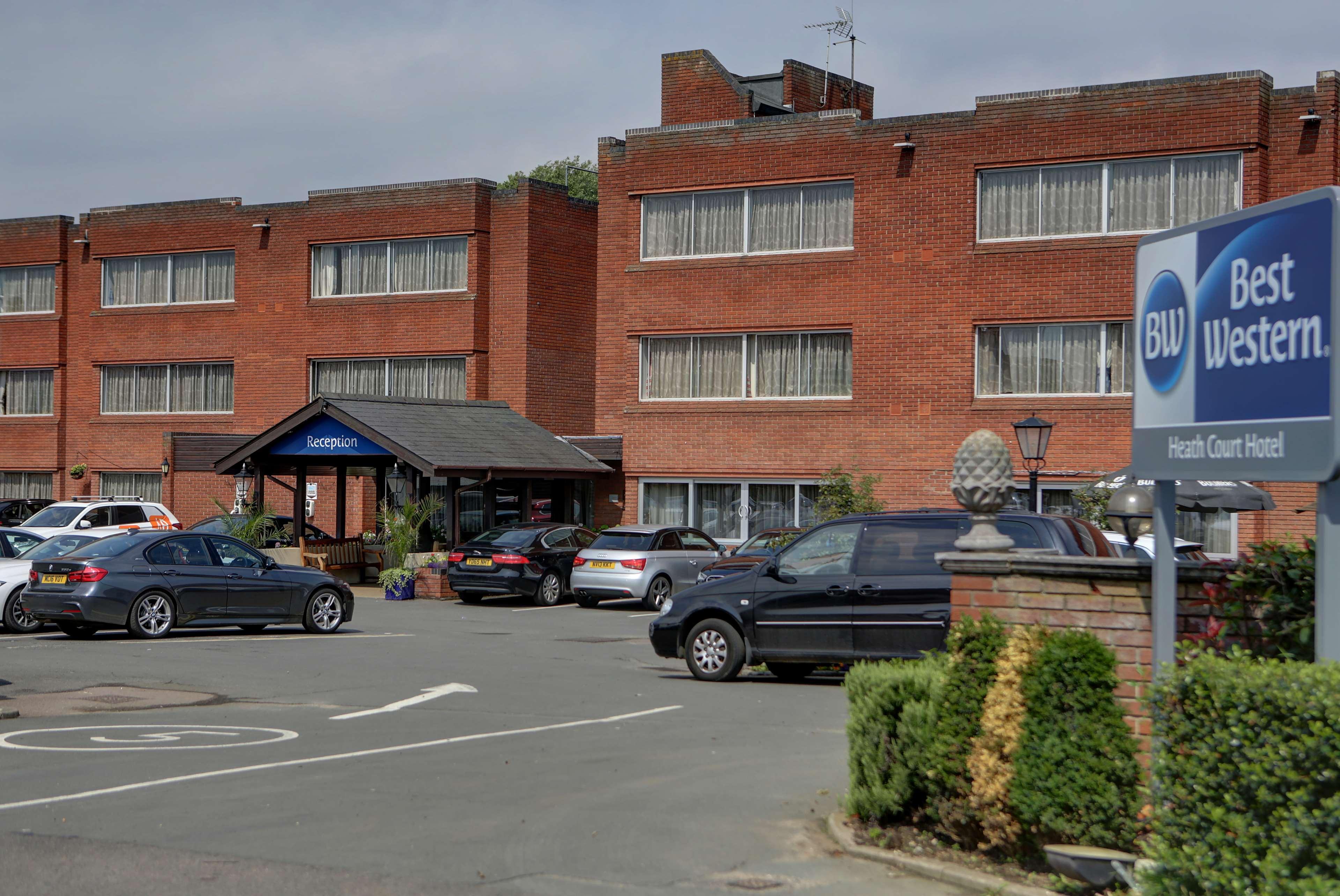 Best Western Heath Court Hotel Newmarket  Bagian luar foto