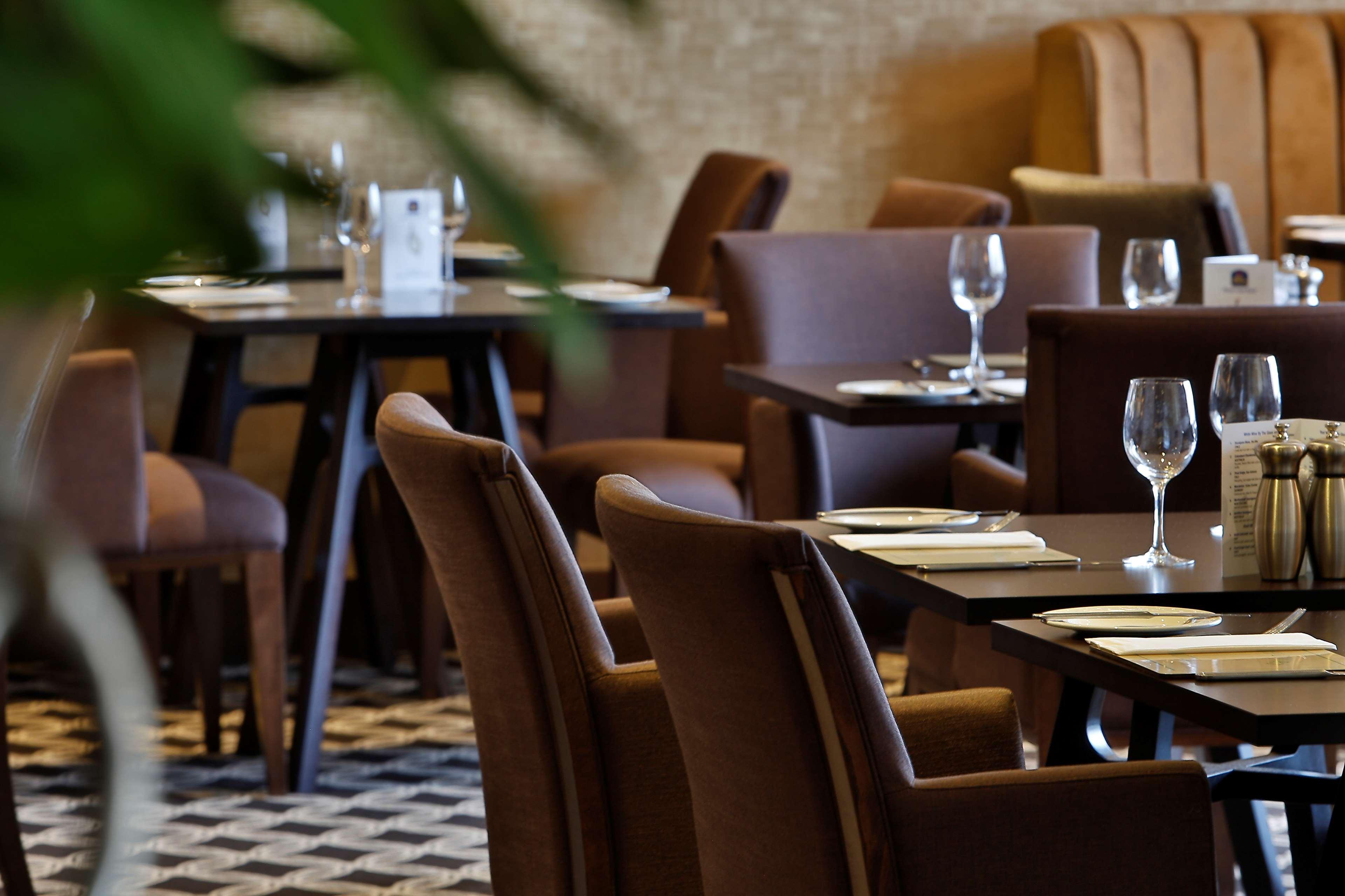 Best Western Heath Court Hotel Newmarket  Bagian luar foto