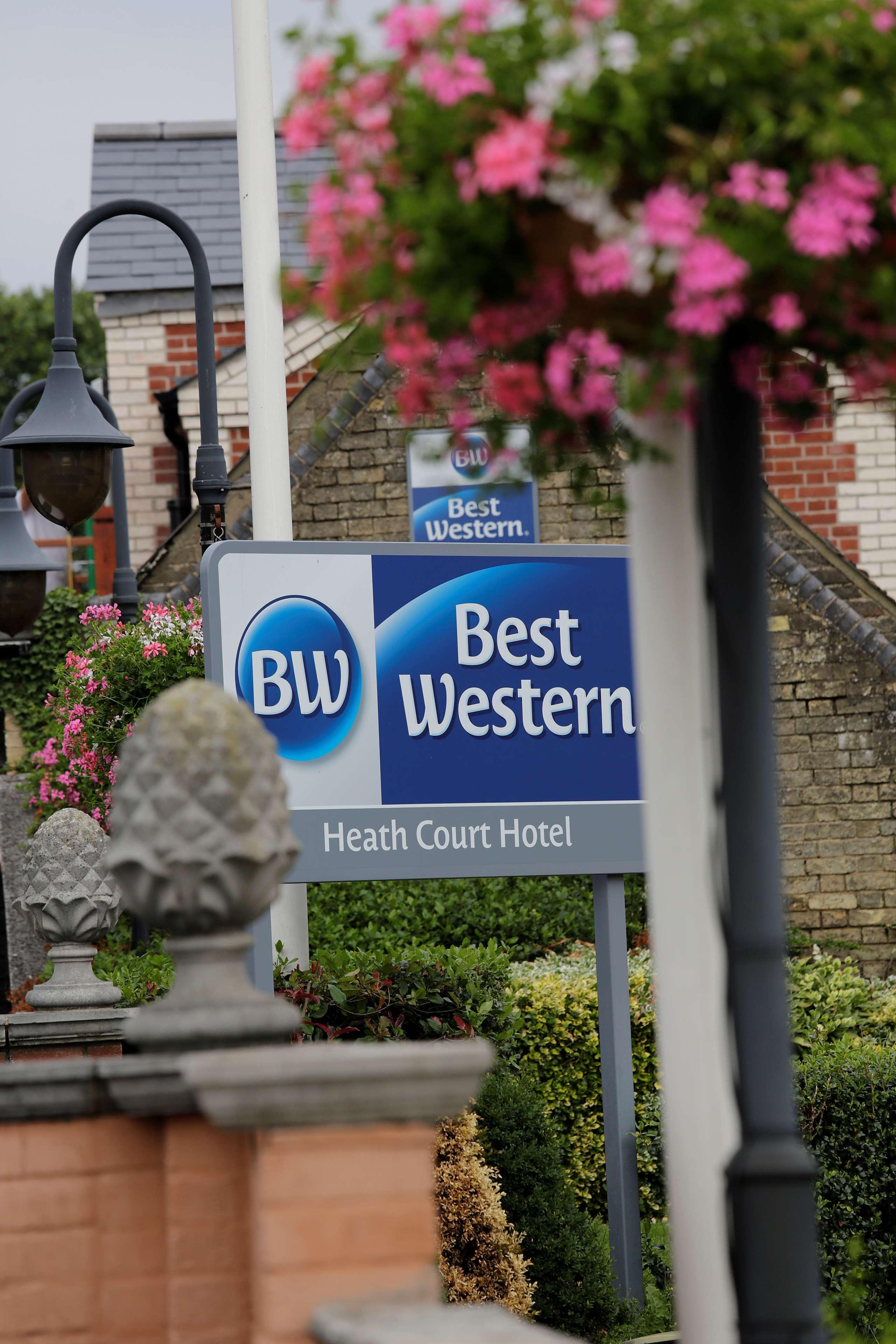 Best Western Heath Court Hotel Newmarket  Bagian luar foto