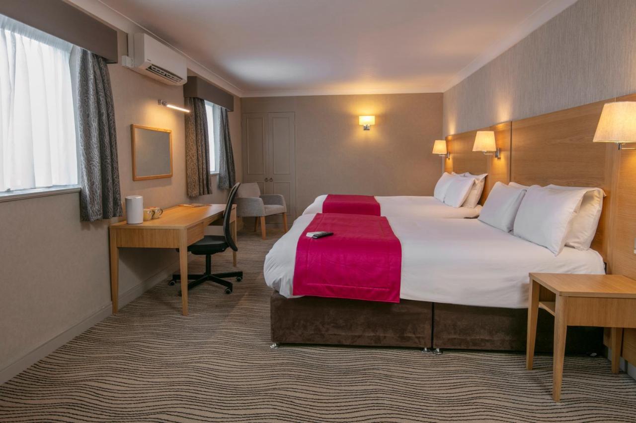 Best Western Heath Court Hotel Newmarket  Bagian luar foto