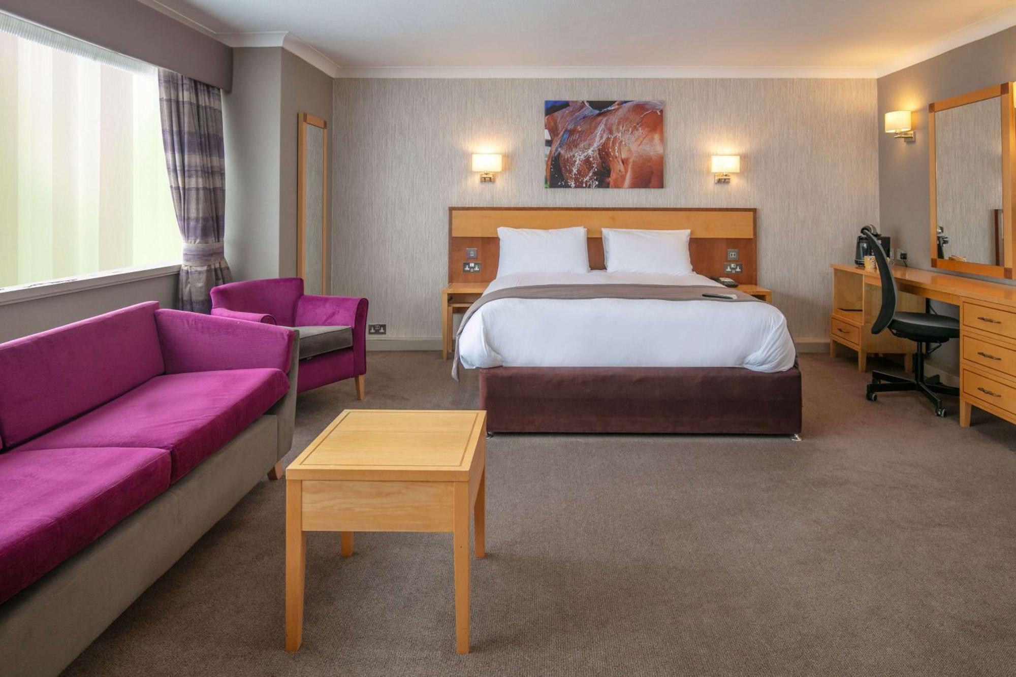 Best Western Heath Court Hotel Newmarket  Bagian luar foto