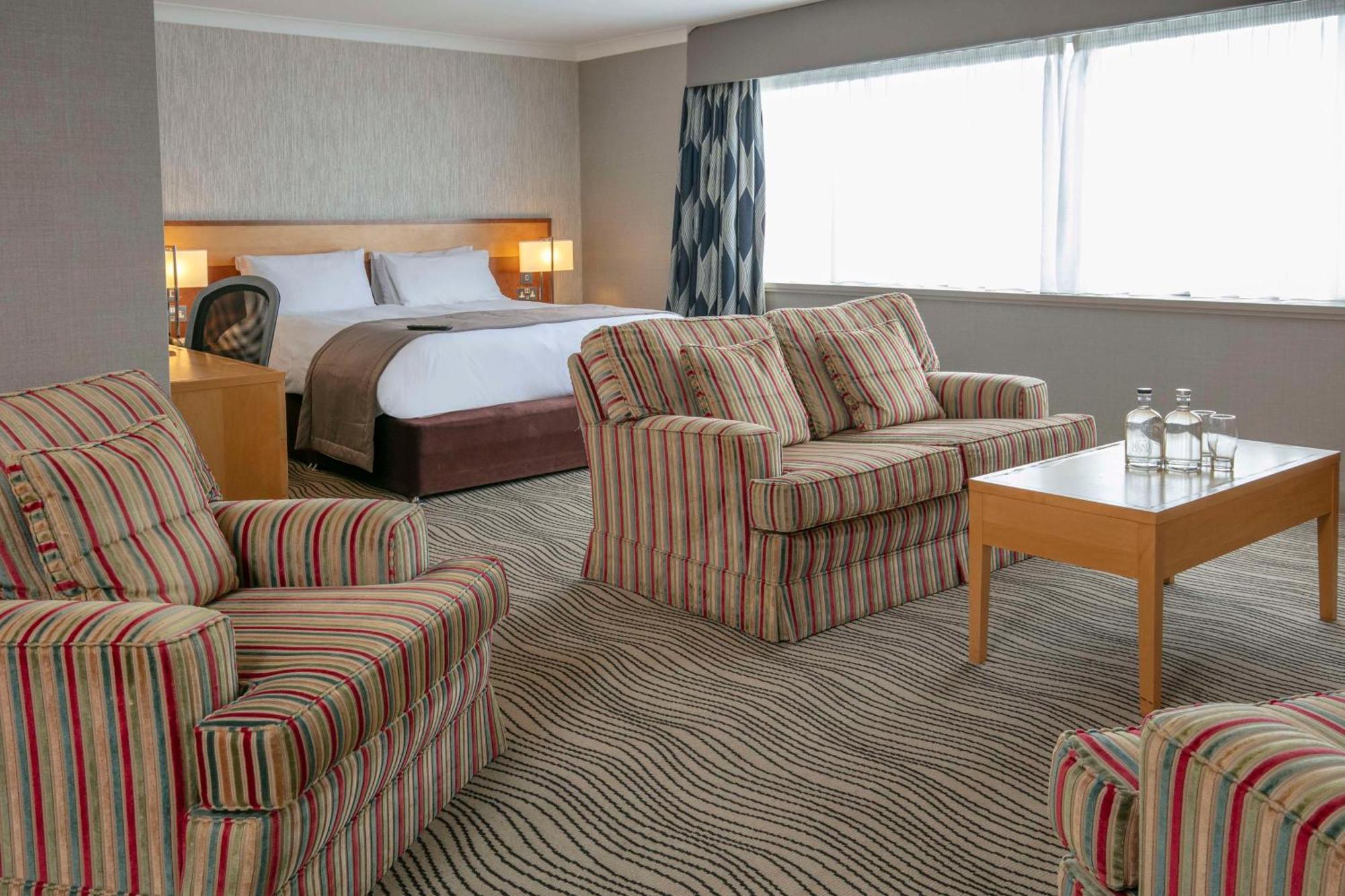 Best Western Heath Court Hotel Newmarket  Bagian luar foto
