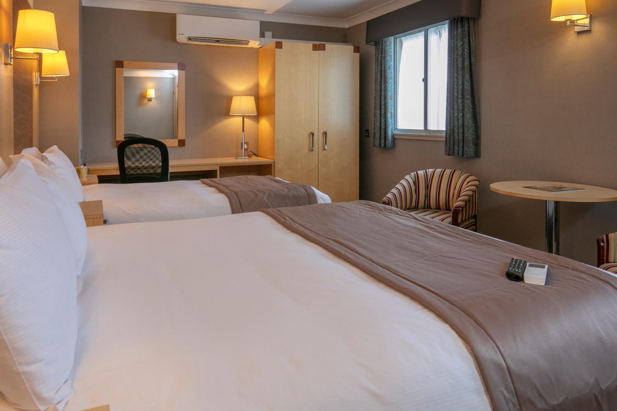 Best Western Heath Court Hotel Newmarket  Bagian luar foto