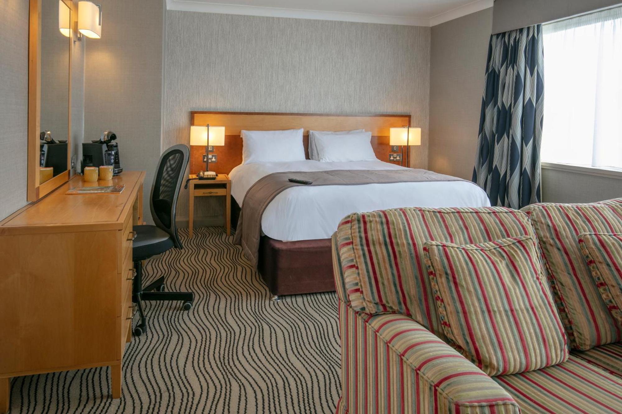 Best Western Heath Court Hotel Newmarket  Bagian luar foto