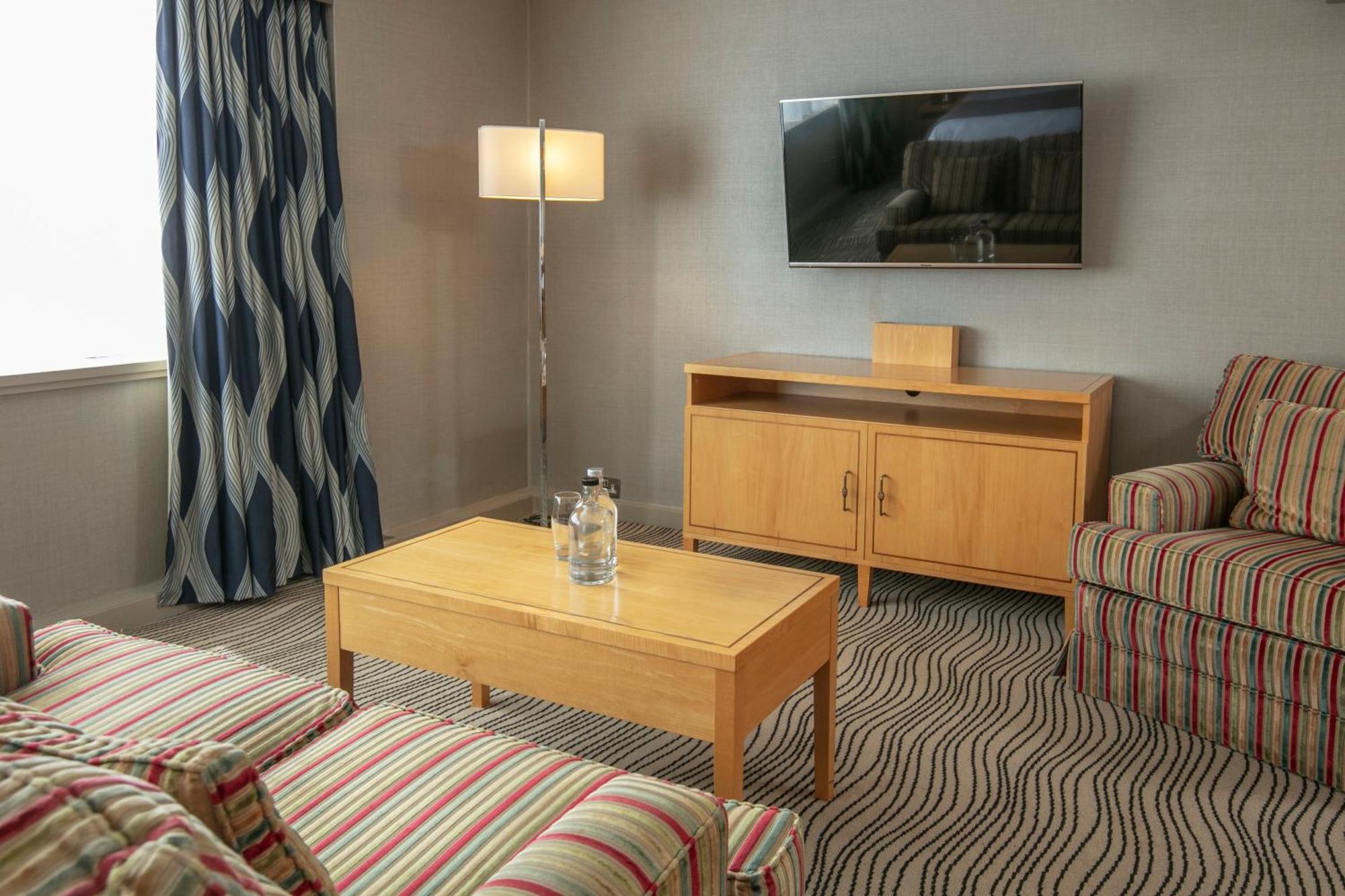Best Western Heath Court Hotel Newmarket  Bagian luar foto