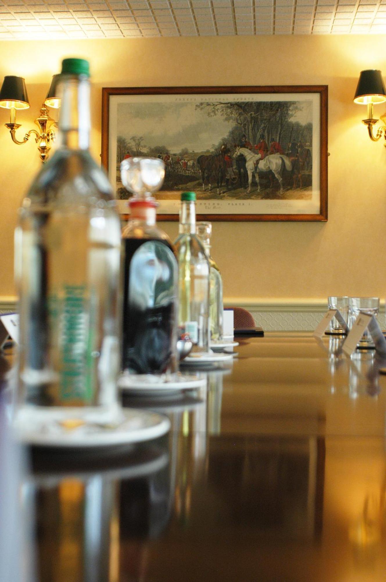 Best Western Heath Court Hotel Newmarket  Bagian luar foto