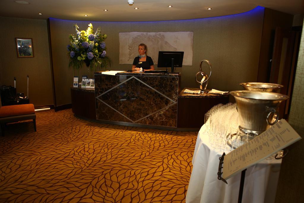 Best Western Heath Court Hotel Newmarket  Bagian luar foto